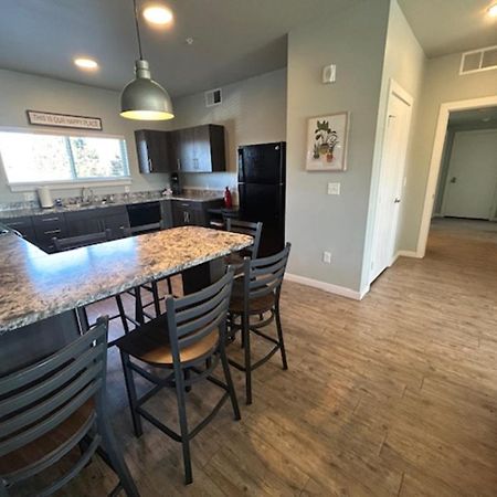Bringham'S Mill Apartments Perfect For Groups Full Kitchen Gym And Free Parking Рексбърг Екстериор снимка