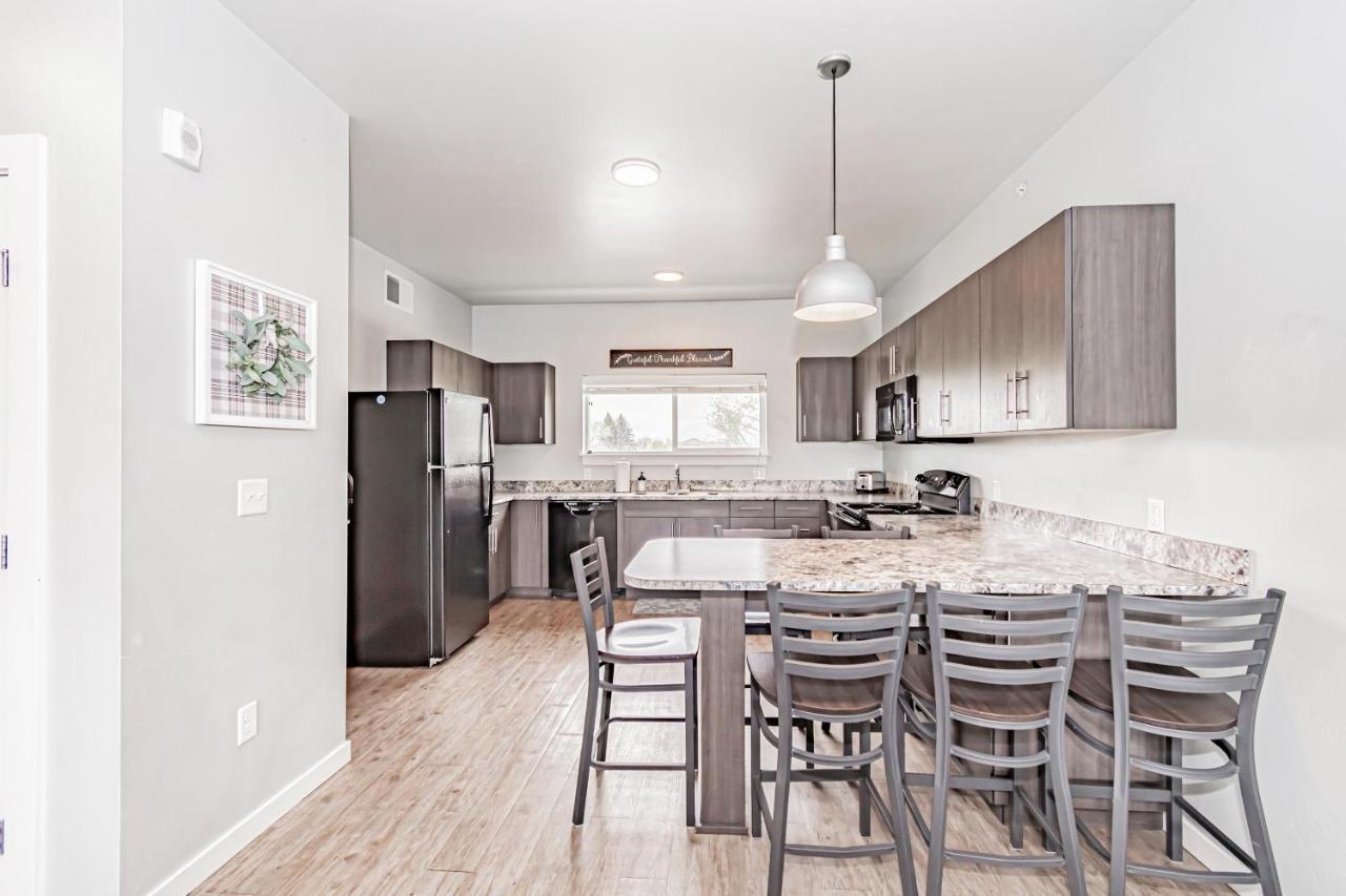 Bringham'S Mill Apartments Perfect For Groups Full Kitchen Gym And Free Parking Рексбърг Екстериор снимка