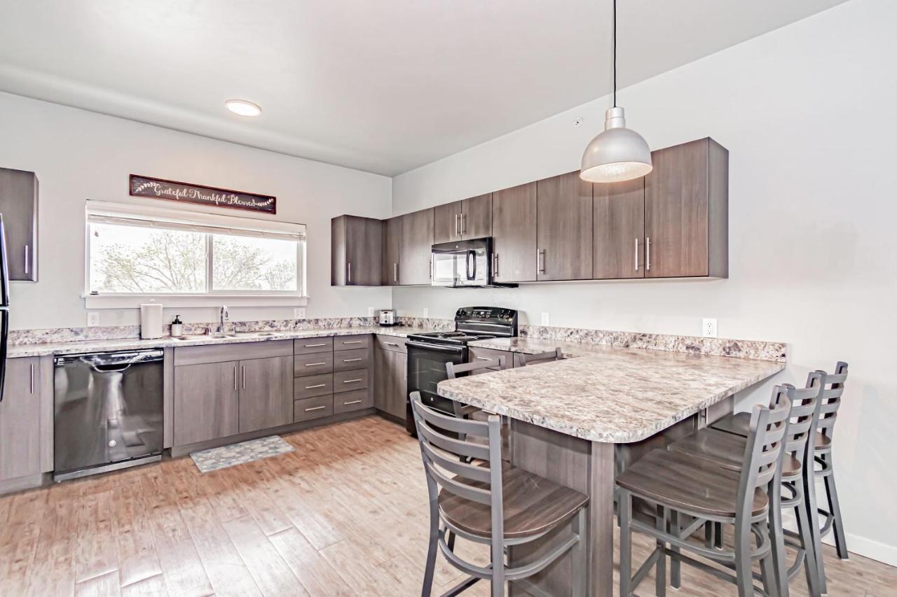 Bringham'S Mill Apartments Perfect For Groups Full Kitchen Gym And Free Parking Рексбърг Екстериор снимка