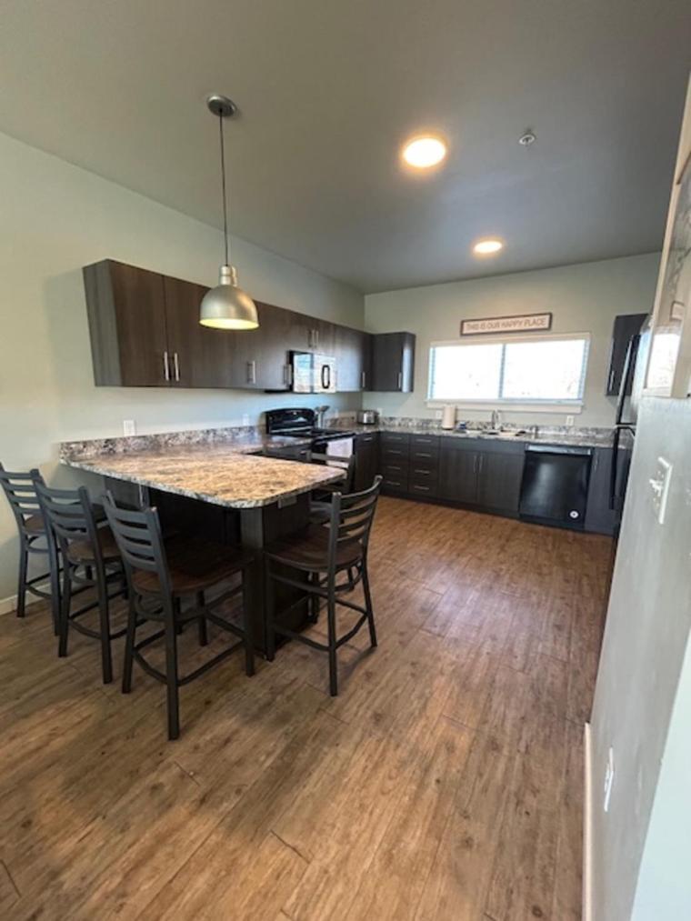 Bringham'S Mill Apartments Perfect For Groups Full Kitchen Gym And Free Parking Рексбърг Екстериор снимка